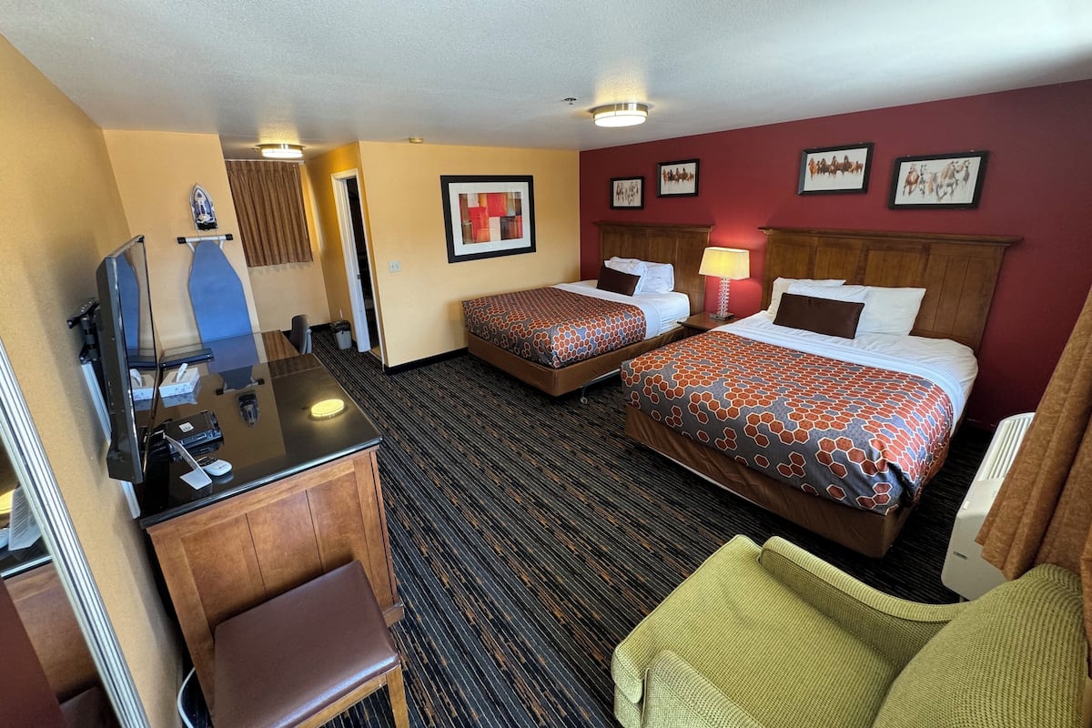 Two Queen Deluxe - Non-Smoking | Desk, soundproofing, iron/ironing board, rollaway beds (surcharge)