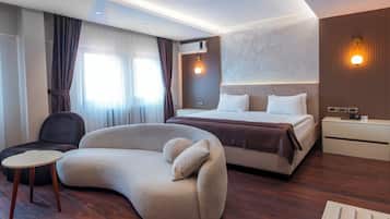 Comfort Plus | 1 bedroom, minibar, in-room safe, desk