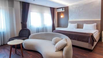 Comfort Plus | 1 bedroom, minibar, in-room safe, desk