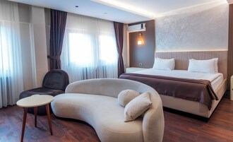 Comfort Plus  | 1 多间卧室、迷你吧、客房内保险箱、办公桌