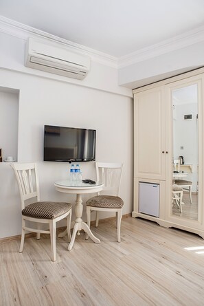 Economy Room, 1 Double Bed | Premium bedding, in-room safe, desk, soundproofing - Taksim Nacre Residence (Istanbul)