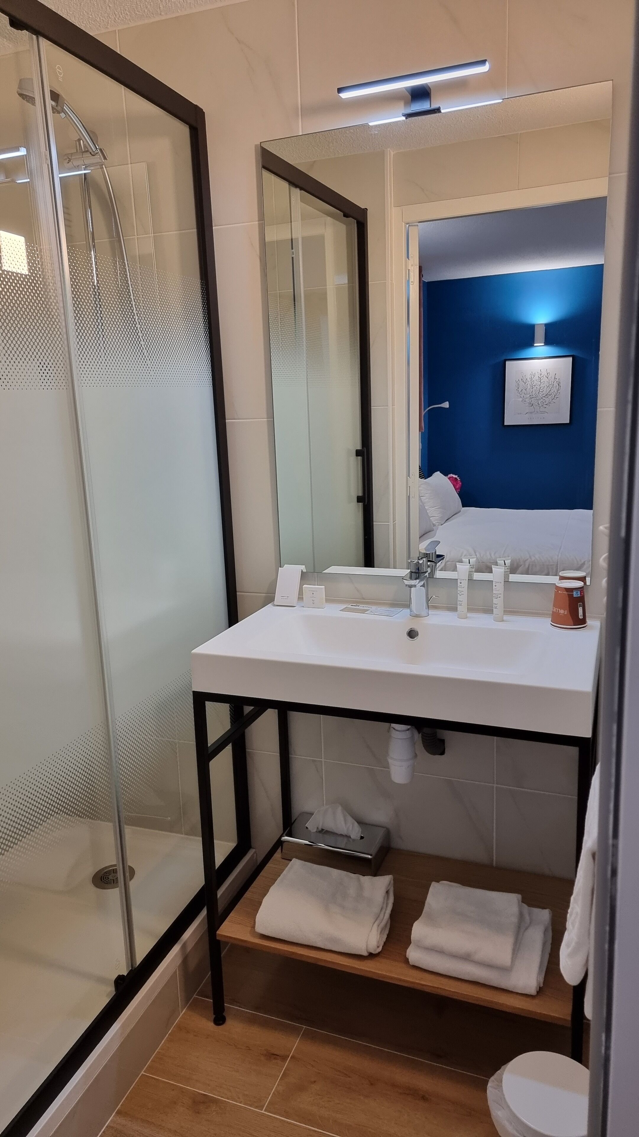 deluxe suite | 1 bedroom, in-room safe, desk, soundproofing