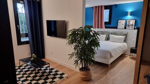 Deluxe Suite | In-room safe, desk, soundproofing, cots/infant beds - Brit Hotel Marseille Aéroport (Les Pennes-Mirabeau)