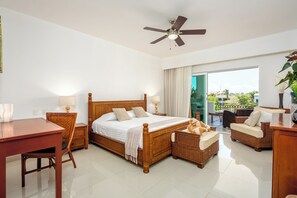 Penthouse, Marina View | Premium bedding, in-room safe, blackout drapes, iron/ironing board - Aventuras Club (Puerto Aventuras)