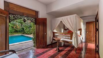 Villa Mulyono, Private Pool | Premium bedding, free minibar, in-room safe, desk