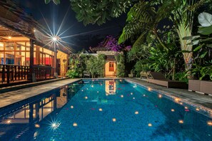 Outdoor pool - Villa Mulyono (Batu)