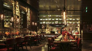 4 restauranter: frokost, lunsj og middag serveres