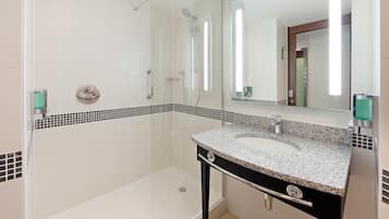 Room, 1 Queen Bed, Non Smoking, City View | Bathroom