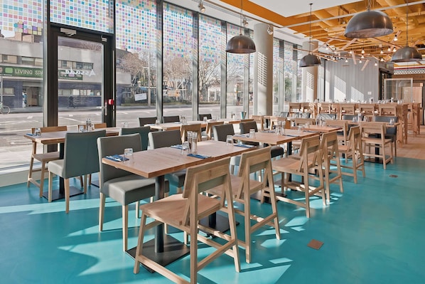 Bao gồm bữa sáng buffet hàng ngày