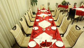 Frühstück, Mittagessen, Abendessen, internationale Küche 