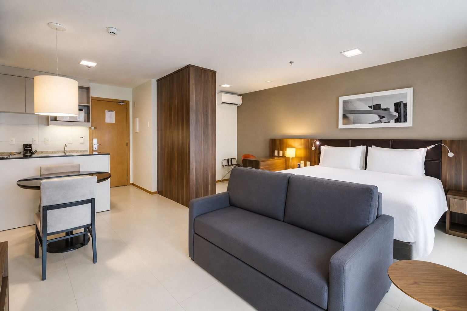 Deluxe Suite, 1 King Bed