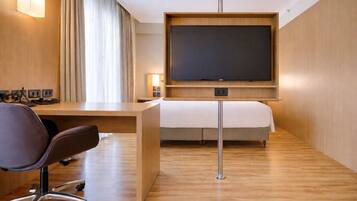 Minibar, in-room safe, desk, laptop workspace