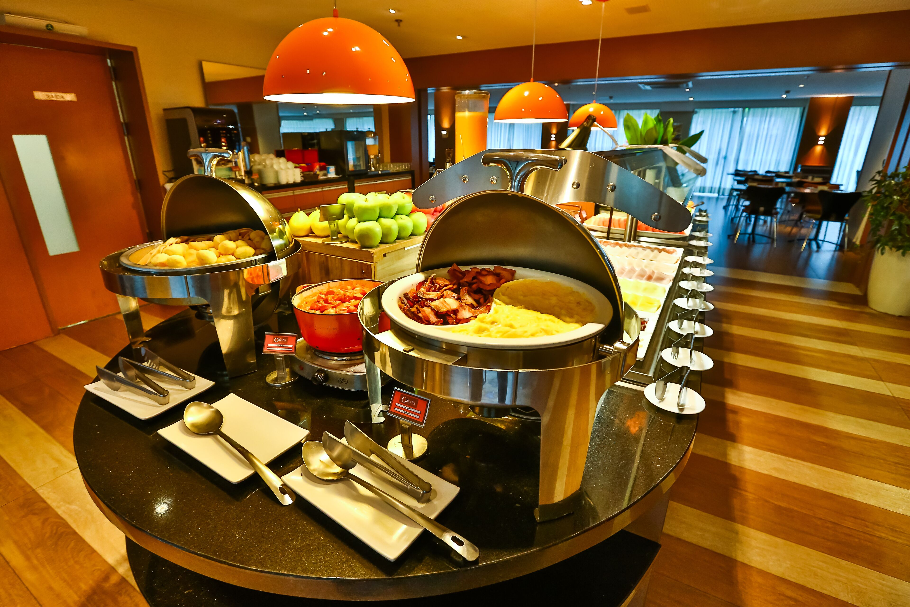 daily full breakfast (brl 54 per person)