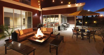 DoubleTree by Hilton West Fargo Sanford Medical Center Area