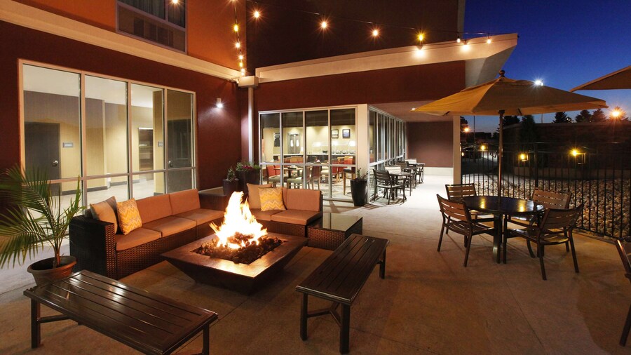 DoubleTree by Hilton West Fargo Sanford Medical Center Area