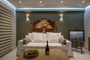Suite, Private Pool | Living area