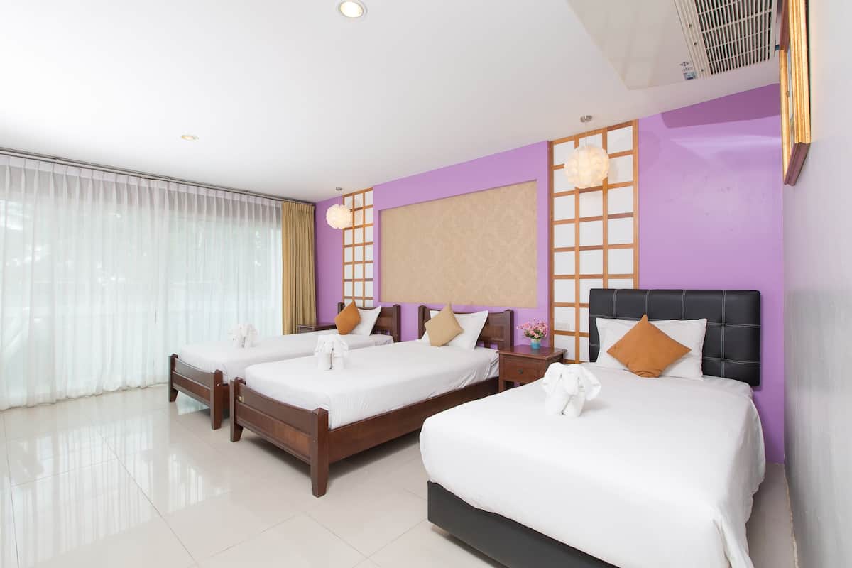 In-room safe, desk, rollaway beds, free WiFi