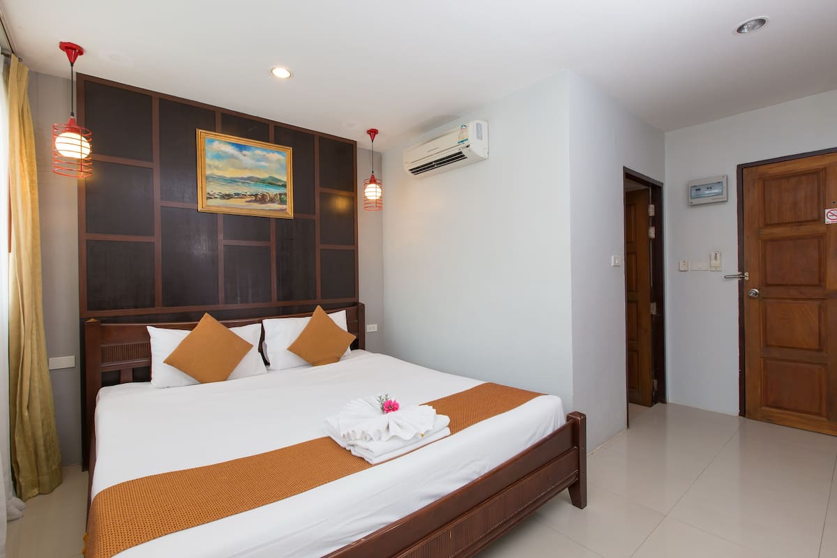 Standard Double Room | In-room safe, desk, rollaway beds, free WiFi