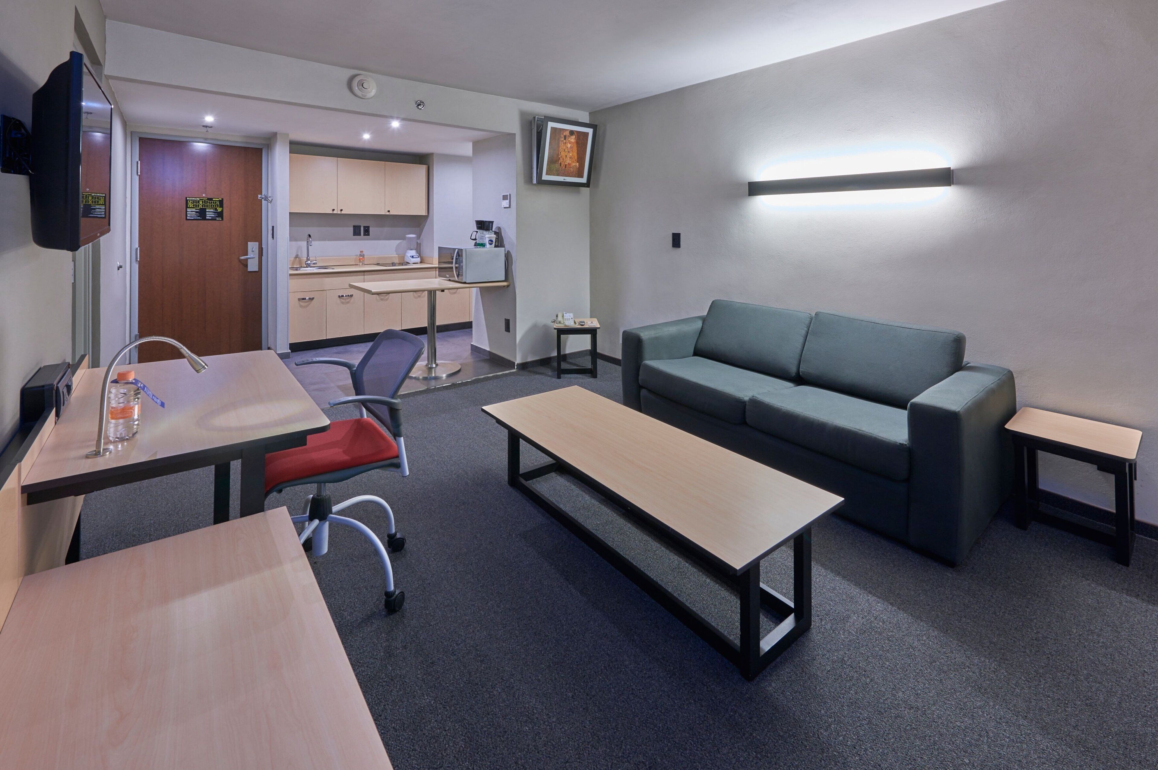 suite, 1 bedroom | desk, iron/ironing board, free wifi, bed sheets