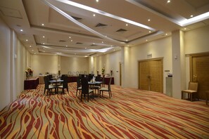 Dining - City Center Hotel (Seeb)