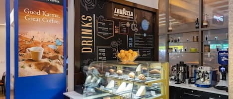 2 restaurants, spécialités Cuisine internationale