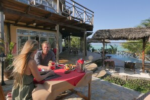 Dining - Villa Fleur de Lys (Makunduchi)