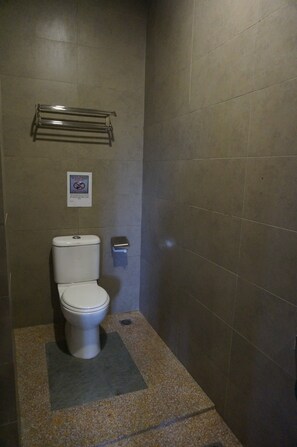 Bathroom - Tomato Hotel (Langkawi)