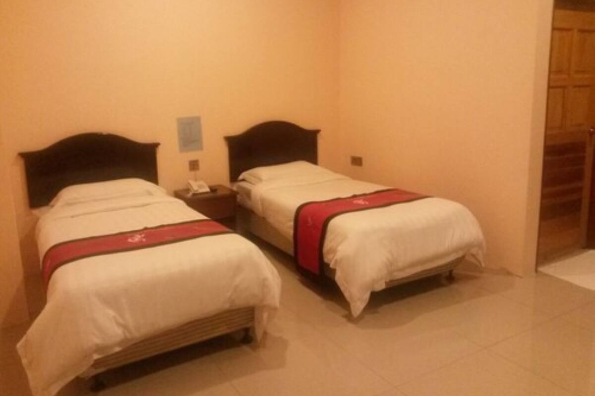 Minibar, desk, iron/ironing board (on request), WiFi (free)