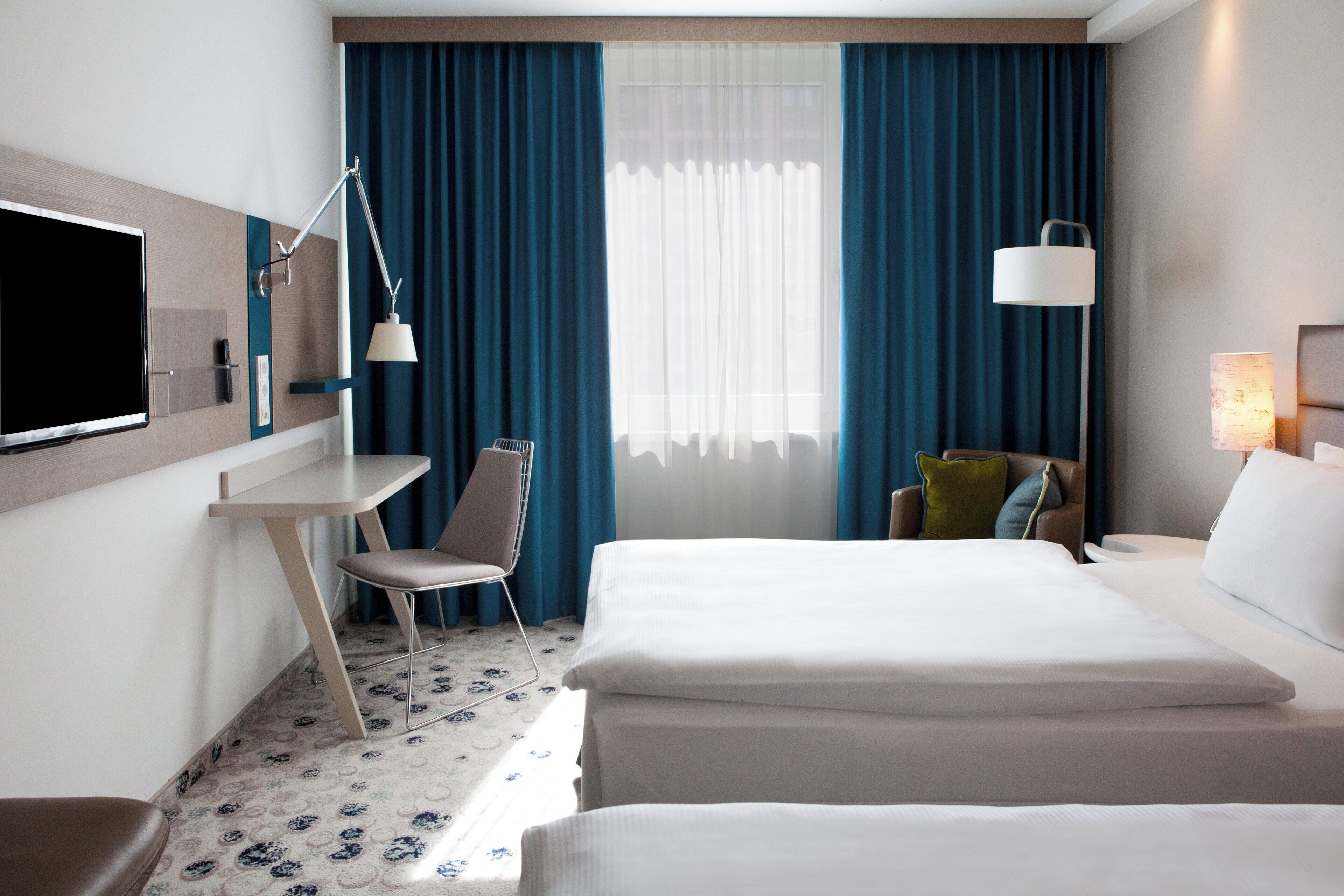 Down comforters, in-room safe, desk, blackout drapes