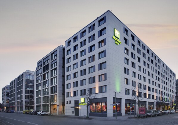 Terrace/patio - Holiday Inn Berlin - City East Side by IHG (Berlin)