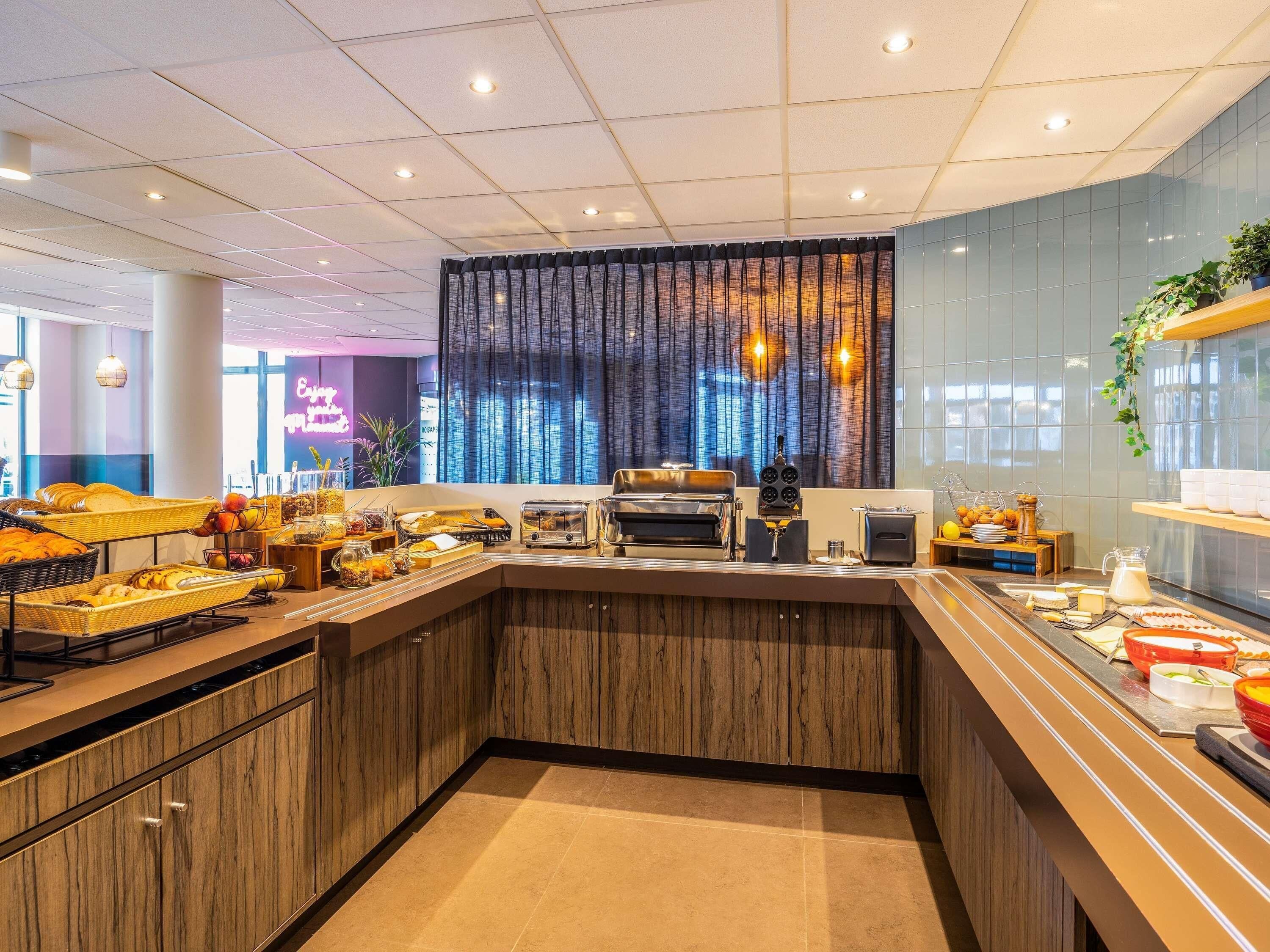 daily buffet breakfast (eur 18 per person)