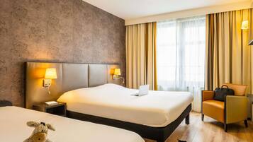 Superior Room, Berbilang Katil | Peti besi dalam bilik, meja, katil bayi/kot (percuma)