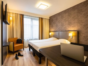 Standard Room, 2 Twin Beds | In-room safe, desk, free cribs/infant beds, rollaway beds - Ibis Styles Brussels Centre Stephanie (Brussels)