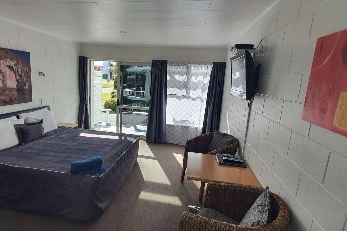 Iron/ironing board, cribs/infant beds, rollaway beds, free WiFi