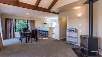 Lakehouse | Living area