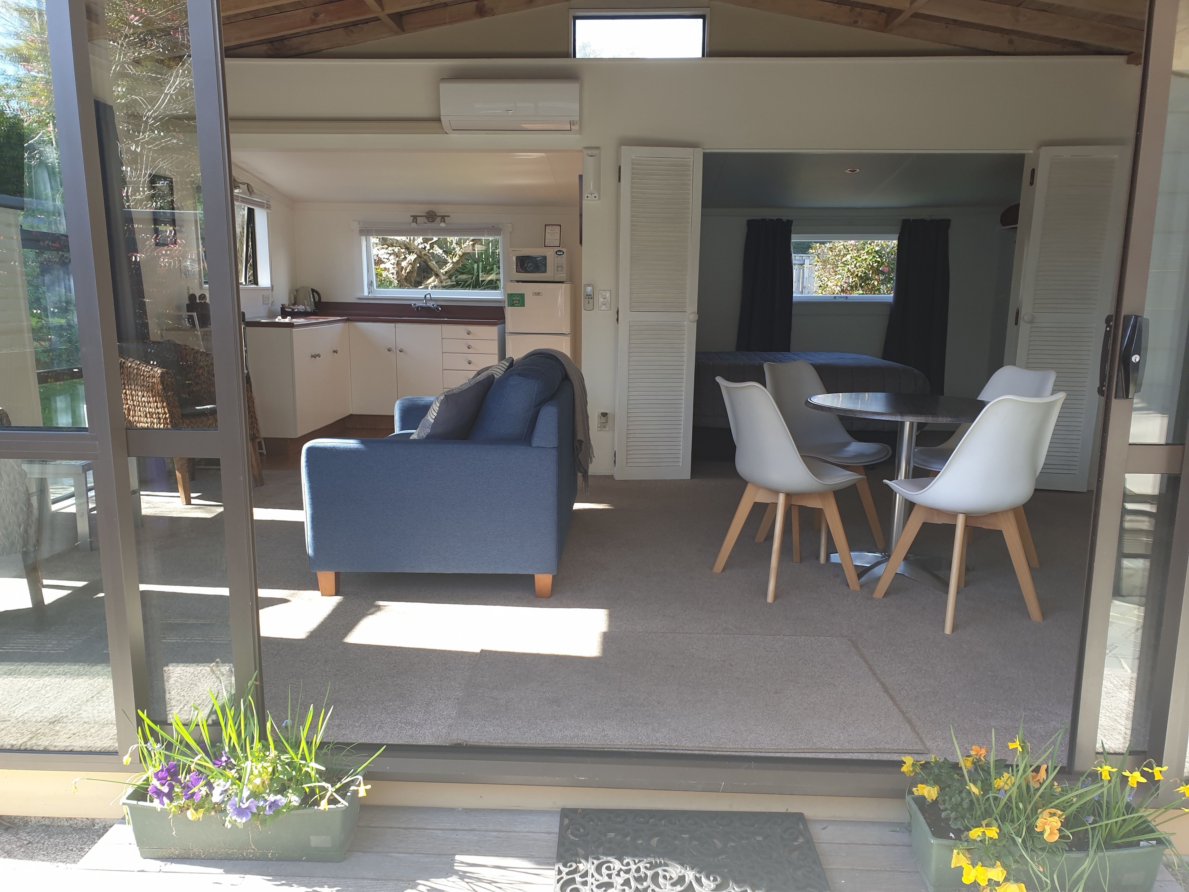 Cottage | Living area | 40-inch flat-screen TV with cable channels, TV