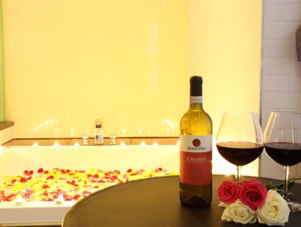 Shower, free toiletries, hair dryer, bathrobes - K city Hotel (Seoul)