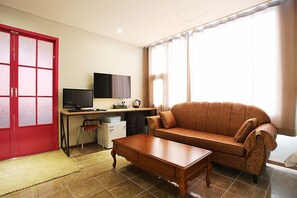 Room (Party) | Living area