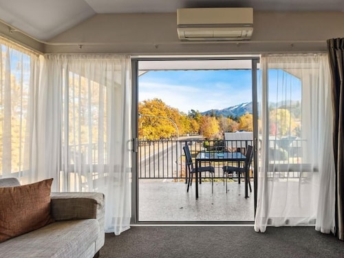 Clear Ridge Apartments