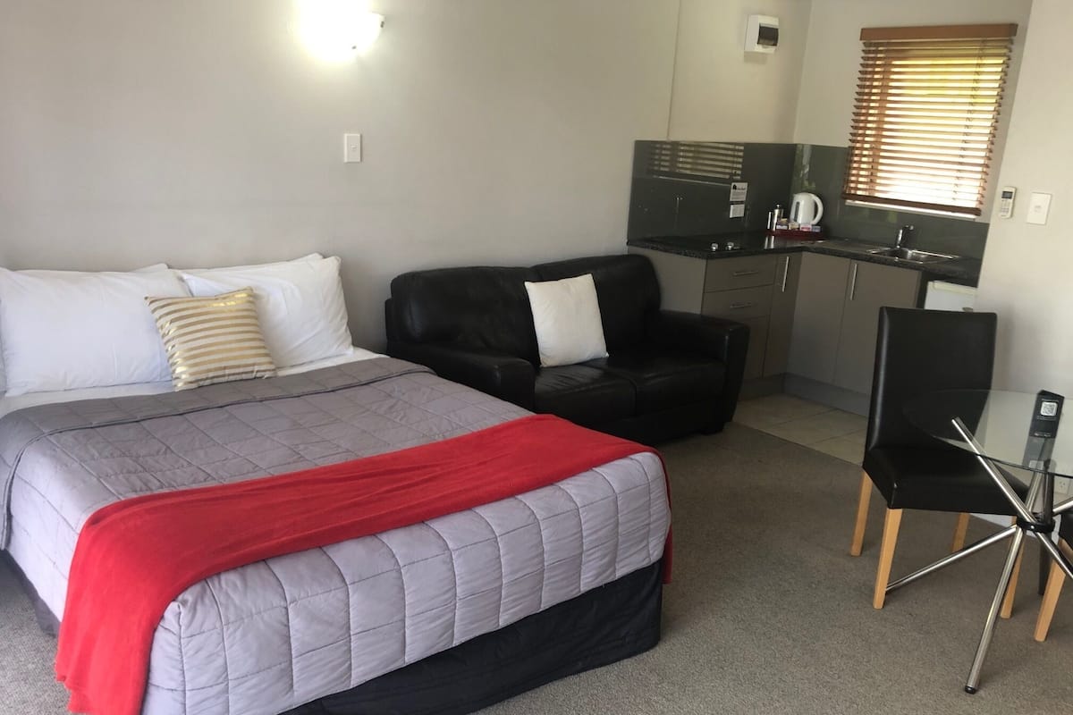 Standard Studio | Soundproofing, iron/ironing board, free WiFi, bed sheets