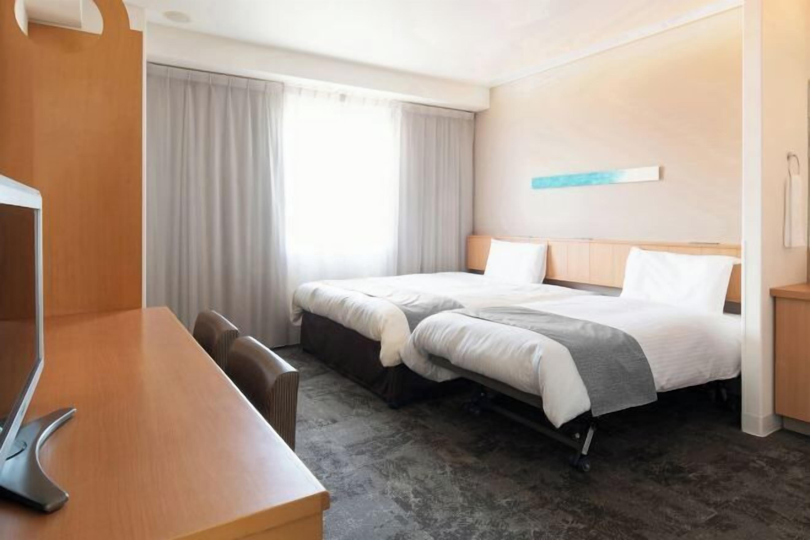 Dundyner, skrivebord, skrivebord for bærbar PC og blendingsgardiner