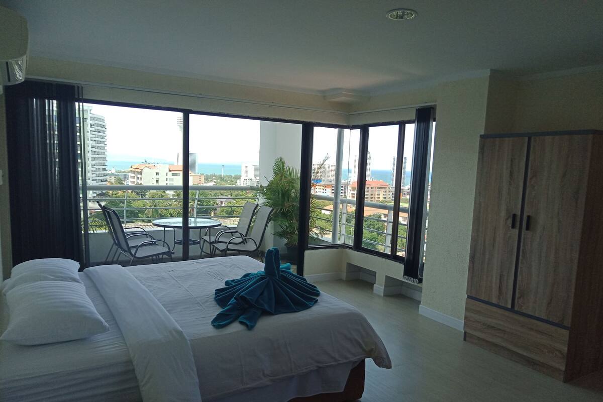 Studio Deluxe, 1 très grand lit, balcon, vue mer