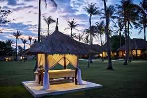 Couples treatment room(s), body treatments, aromatherapy