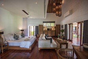 Oceanside Garden View Villa | Premium bedding, minibar, in-room safe, individually decorated - Pondok Santi Estate (Gili Trawangan)