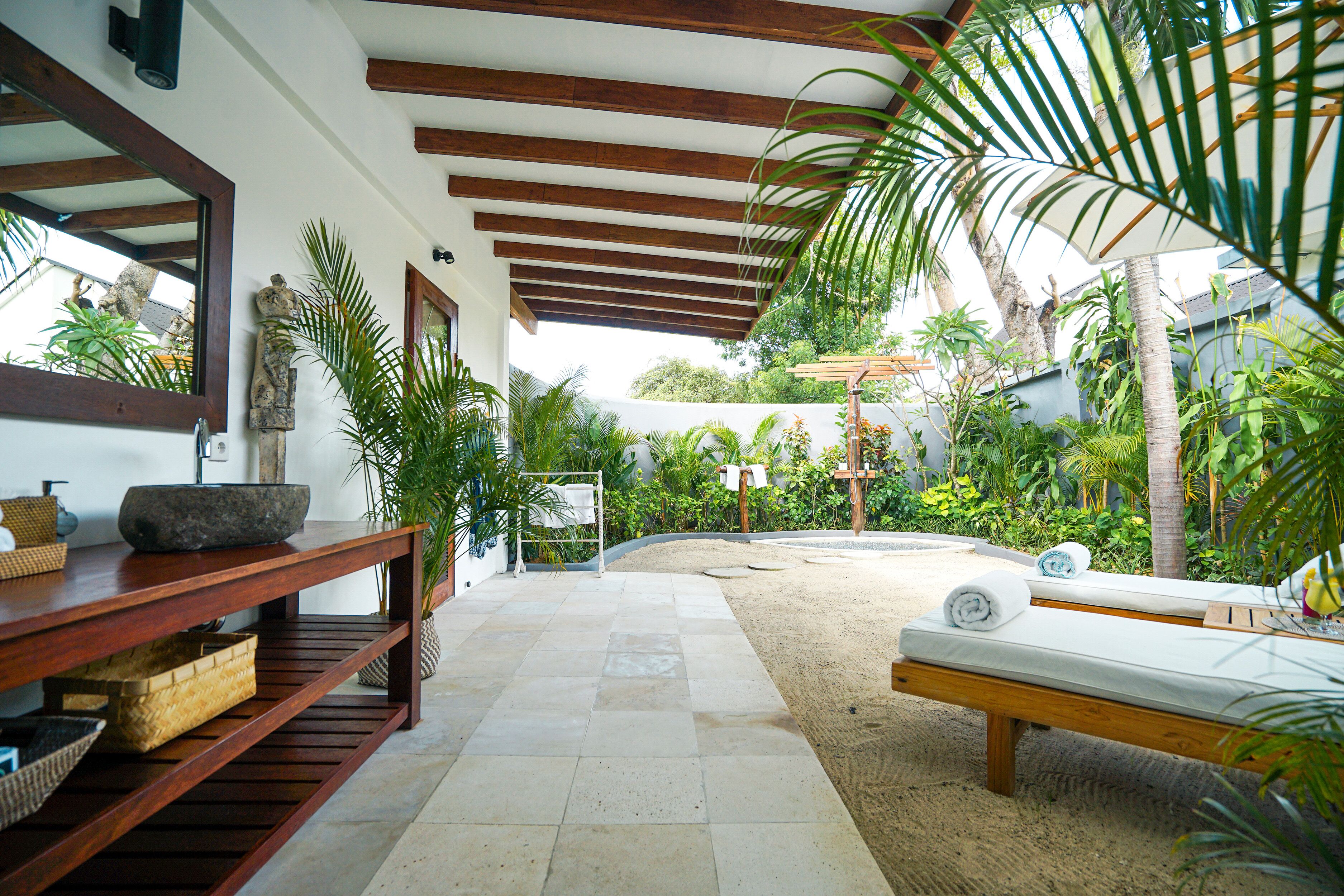 family villa, 2 bedrooms | bathroom | shower, free toiletries, hair dryer, bathrobes