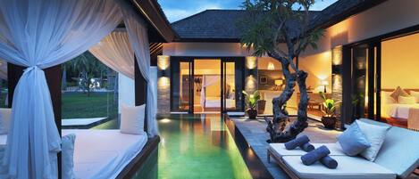Villa, 2 chambres, piscine privée | Literie de qualité, minibar, coffre-fort, décor unique