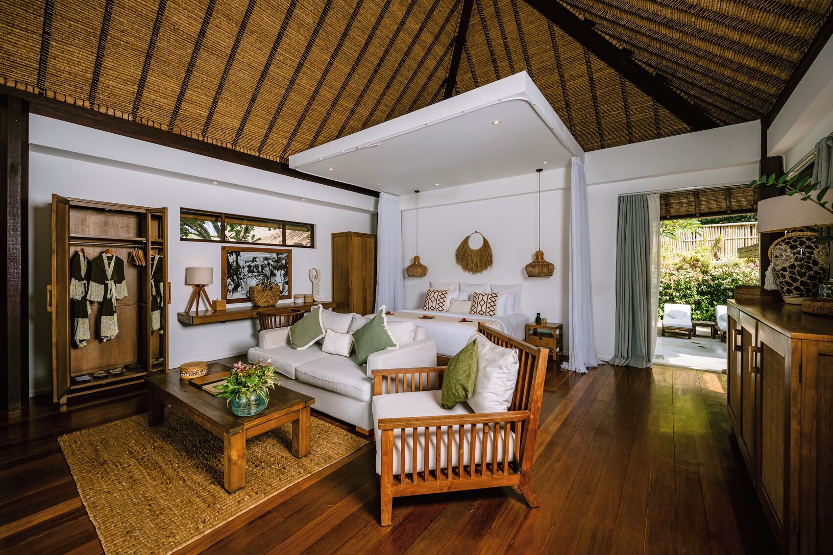 Ocean Private Pool Villa | Premium bedding, minibar, in-room safe, individually decorated