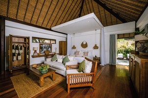 Ropa de cama de alta calidad y minibar 