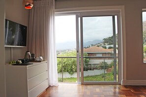 Standard Suite, 1 Bedroom, Mountain View | Balcony