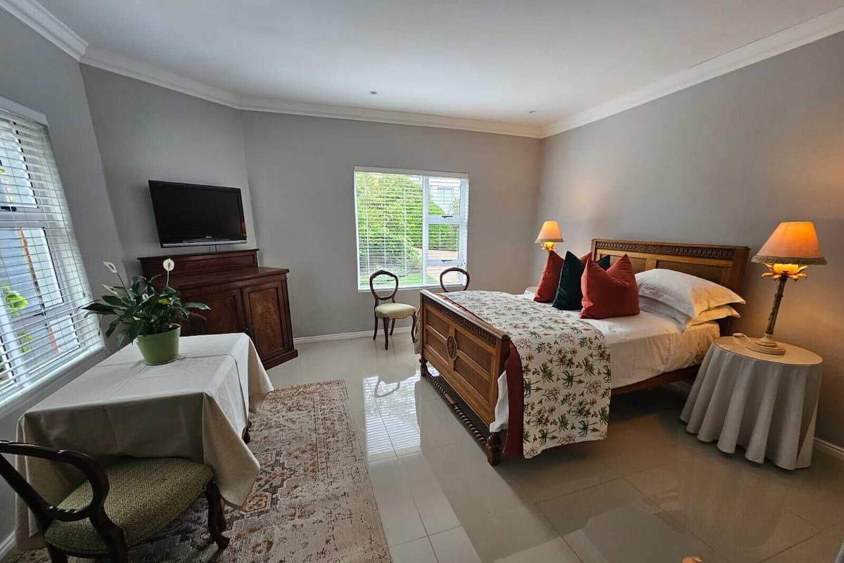 Erica Studio Suite | 1 bilik tidur, cadar kapas Mesir, peralatan tempat tidur premium